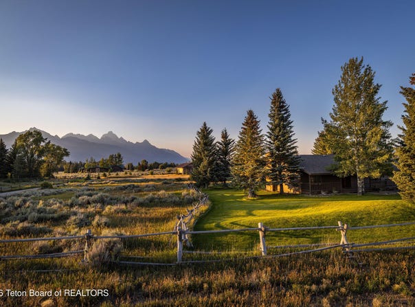 275 E MOULTON LOOP Road, Jackson, WY 83001