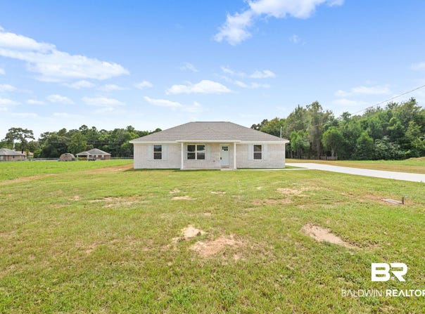 9859 Brighton Dr., Chunchula, AL 36521