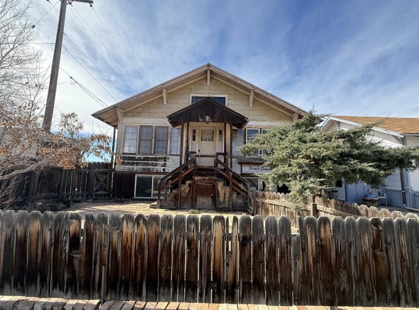 210 S 4th St, Thermopolis, WY 82443