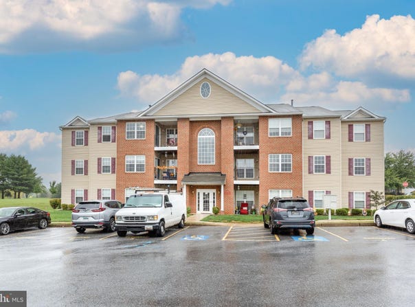 800 WEMBLEY Drive, HAMPSTEAD, MD 21074