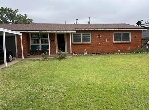 2408 Galveston Street, Plainview, TX 79072