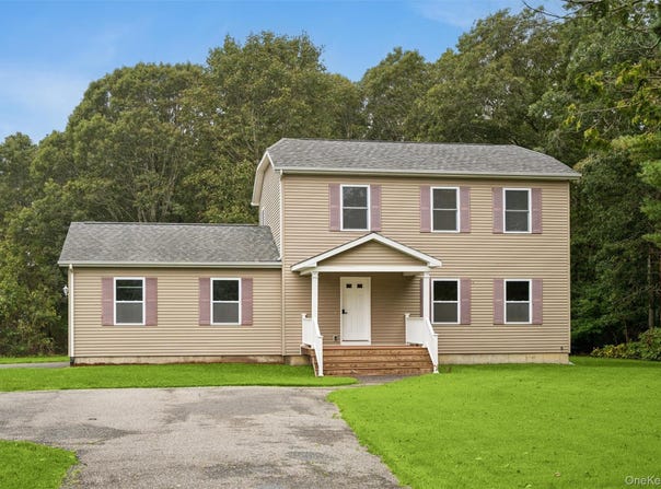 147A Old Country Rd, Speonk, NY 11977