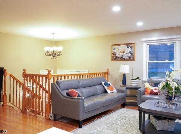 150 Farragut Ave, Middlesex Boro, NJ 08846-2331