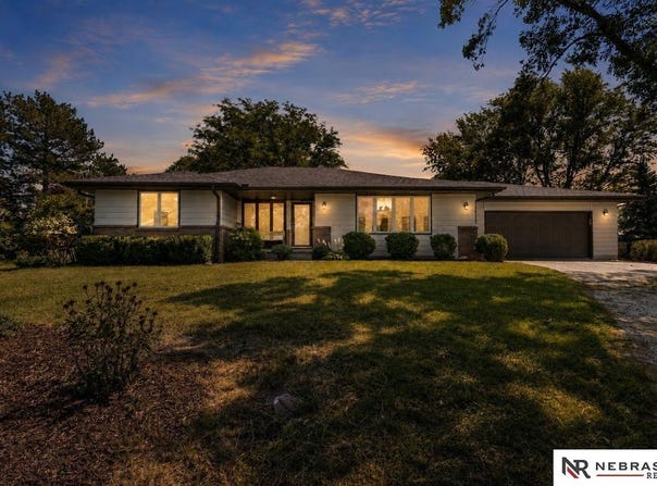 8701 Davey Road, Davey, NE 68517
