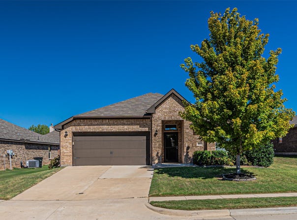 1032 Deer Valley Drive, Weatherford, TX 76087