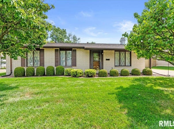 205 Deer Head Lane, Springfield, IL 62704-5211