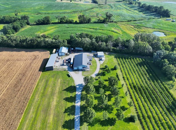 20863 20 HWY, Marshall, MO 65340