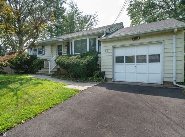 23 C St, Middlesex Boro, NJ 08846-1763