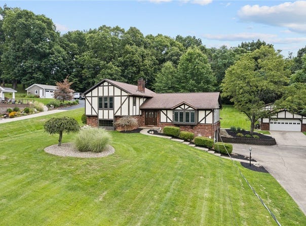 94 Ohare Rd, Cecil, PA 15317