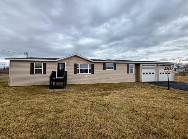 111 Deso Drive, Alburgh, VT 05440