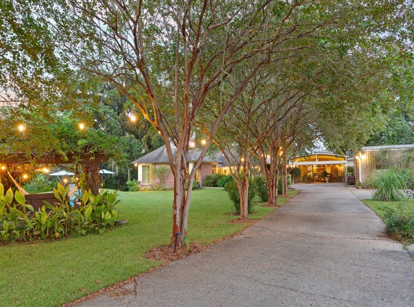 128 Oak Drive, Breaux Bridge, LA 70517