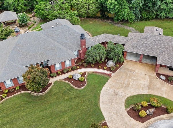 85 Rivercrest Dr, Fayette, AL 35555