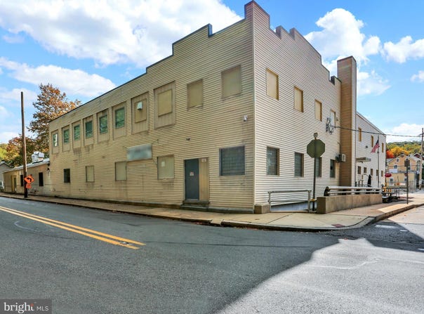 11 MAIN Street, MOHNTON, PA 19540