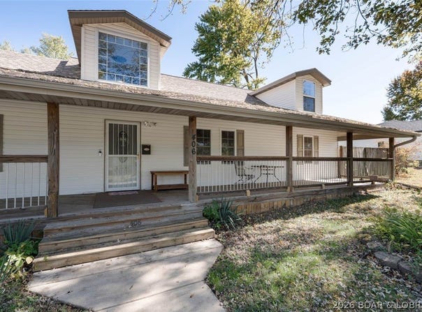 406 S Godfrey Street, Eldon, MO 65026