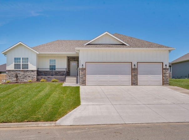 2605 W Webb Road, Ozark, MO 65721