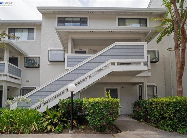 2598 Oak Rd, Walnut Creek, CA 94597
