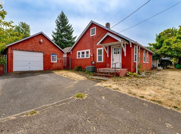 266 S 16TH St, CottageGrove, OR 97424
