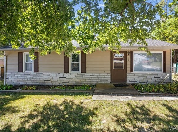 22 Donna Drive, Hillsboro, MO 63050