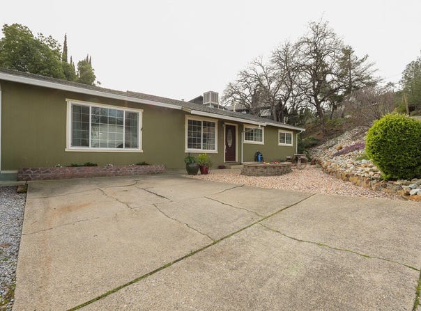 3345 Oakwood Place, Redding, CA 96001