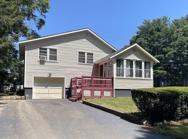 4 Baltic Ave, Brockton, MA 02302