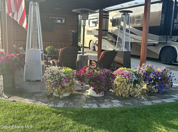 51 Sand Trap Ln, Blanchard, ID 83804