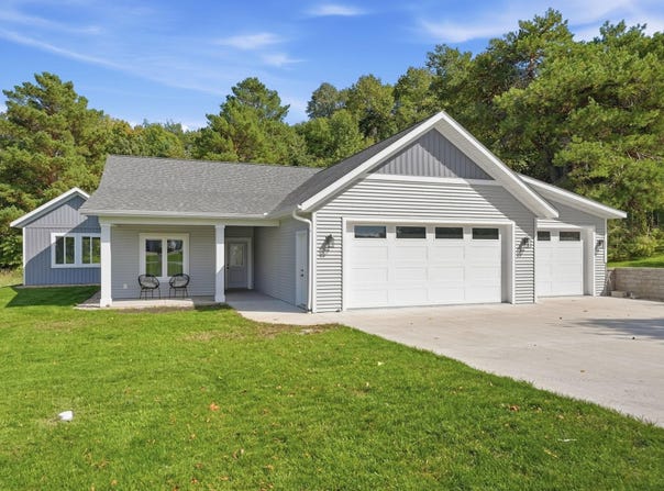 3319 Lakecrest Road NE, Alexandria, MN 56308