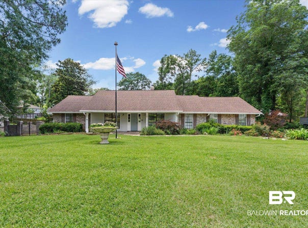 700 Cedar Avenue, Fairhope, AL 36532