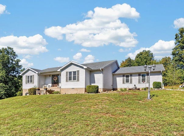 170 Dame Rd, Hanson, KY 42431