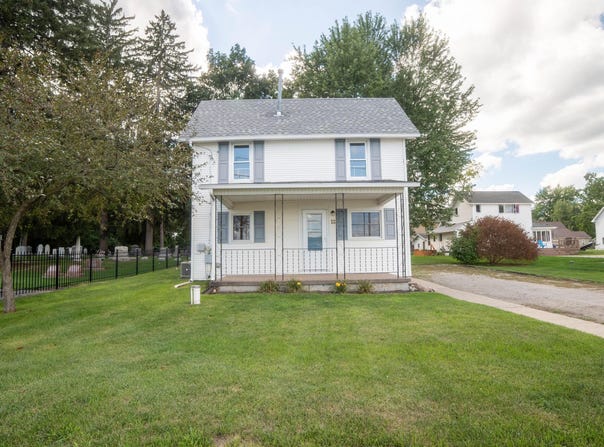12 Hyde Road, Clarklake, MI 49234