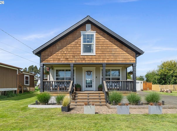 3802 MAPLE Ln, Tillamook, OR 97141