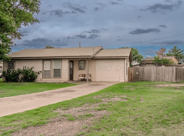 1000 S Varnon Dr, Pampa, TX 79065