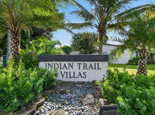 72 CONASKONK Circle, Royal Palm Beach, FL 33411