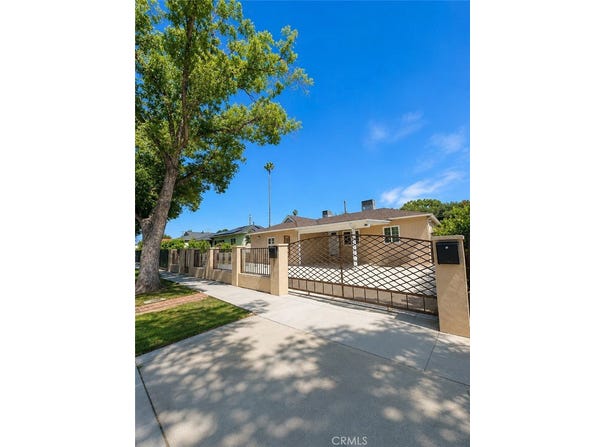 7918 Hazeltine Avenue, Panorama City, CA 91402