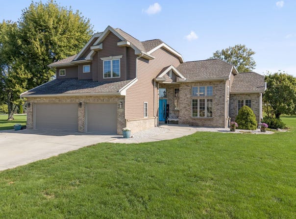 109 Duck Pond Road, Upper Sandusky, OH 43351