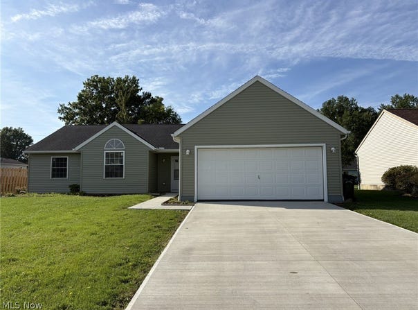 459 Hampton Drive, Elyria, OH 44035