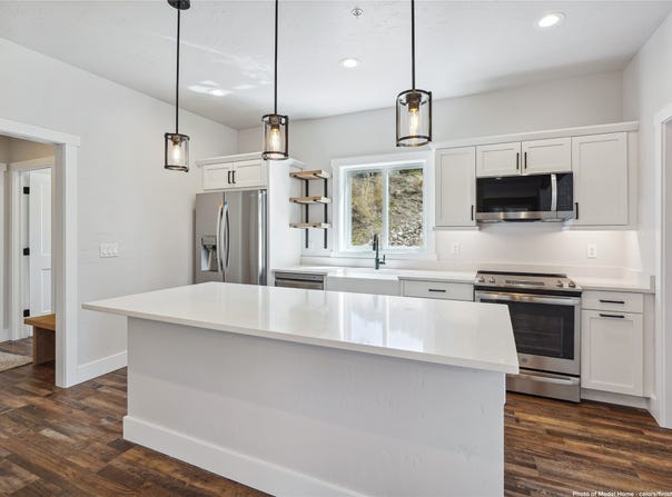 39 Stoney Brook Drive, Clancy, MT 59634