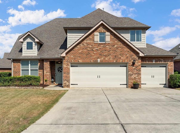 300 CREEKSIDE CIRCLE, PELHAM, AL 35124