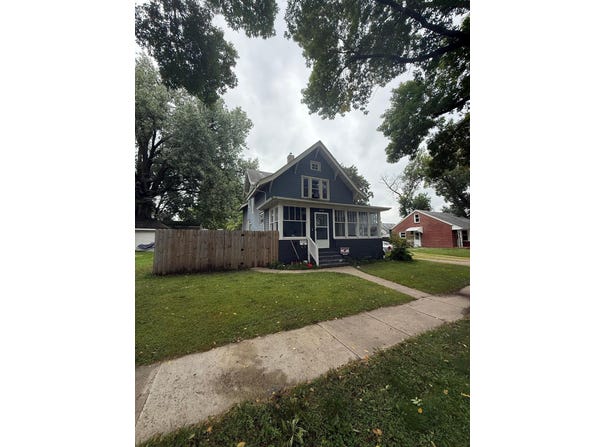 218 Augusta Avenue SE, Willmar, MN 56201