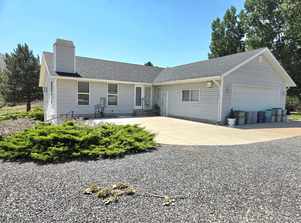 1155 W HENEFER Rd, Henefer, UT 84033