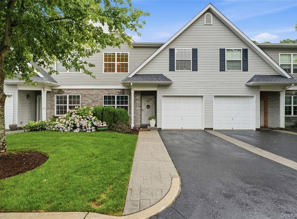 260 Medea Way, Central Islip, NY 11722