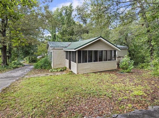 885 Elledge Rd, Ware Shoals, SC 29692