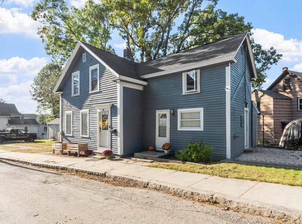 68 Leonard St, Athol, MA 01331