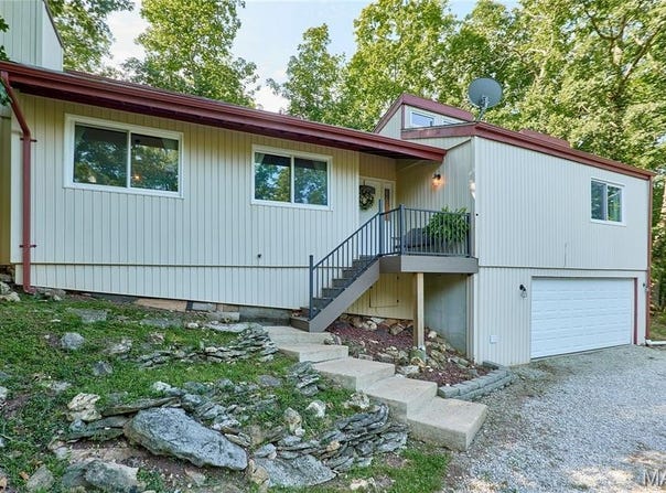 1015 Lancaster Way, Marthasville, MO 63357