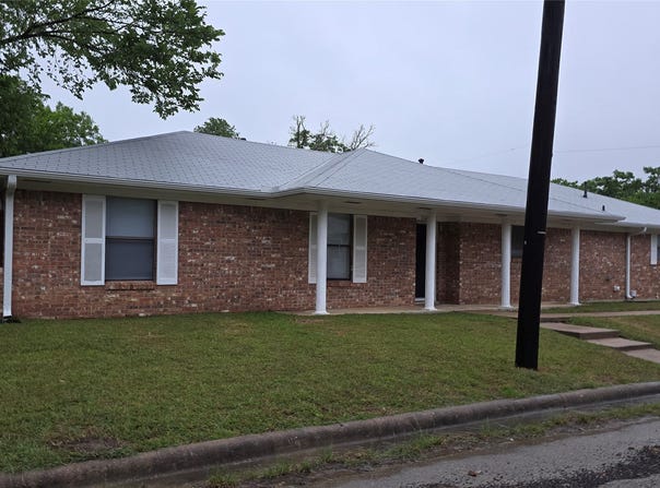 210 E Witt Street, Wolfe City, TX 75496