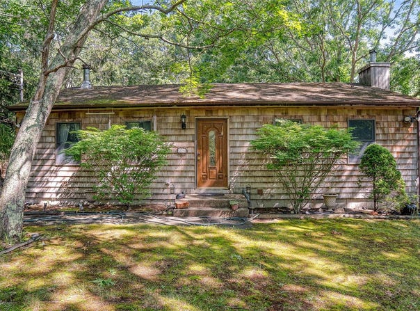 29 Boatheaders Lane N, East Hampton, NY 11937