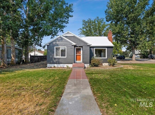 1105 Idaho St, Gooding, ID 83330