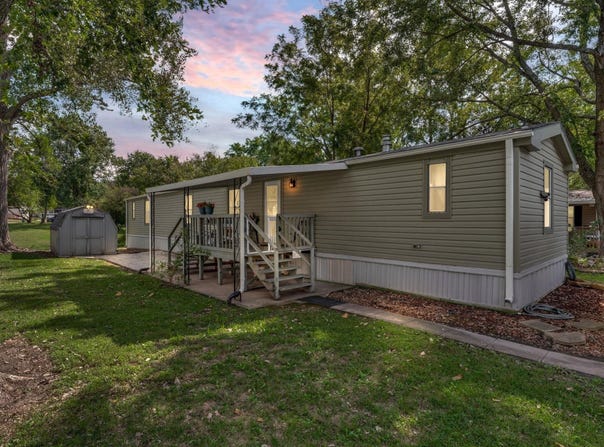 213 SE 47th ST, Topeka, KS 66609