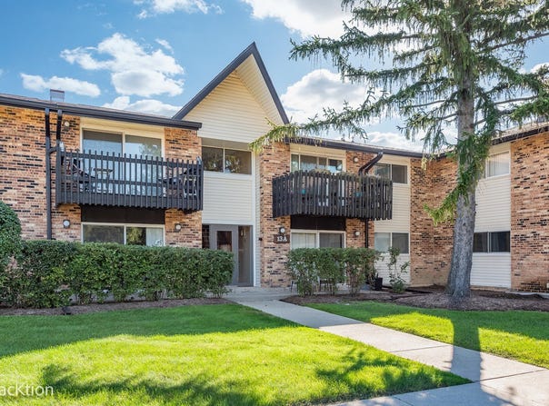 13A Kingery Quarter, Willowbrook, IL 60527