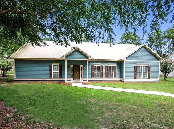 30 Lakepoint Dr, Fort Gaines, GA 39851