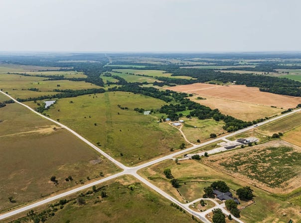 1186 Highway 166, Caney, KS 67333